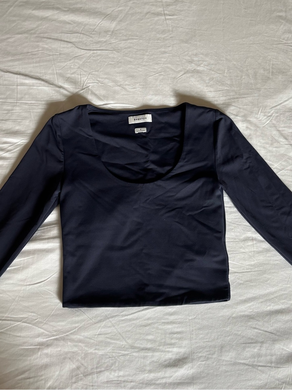 ARITZIA Contour Navy Scoop Neck Cropped Long Sleeve Top